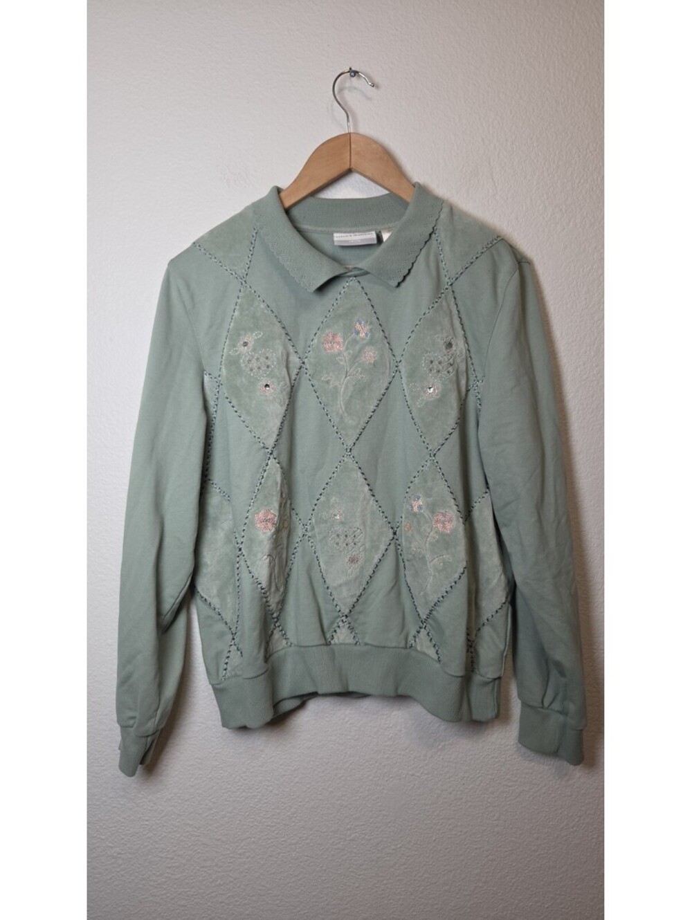 VTG Alfred Dunner PETITE Green Sweater Embroidered Flowers Medium